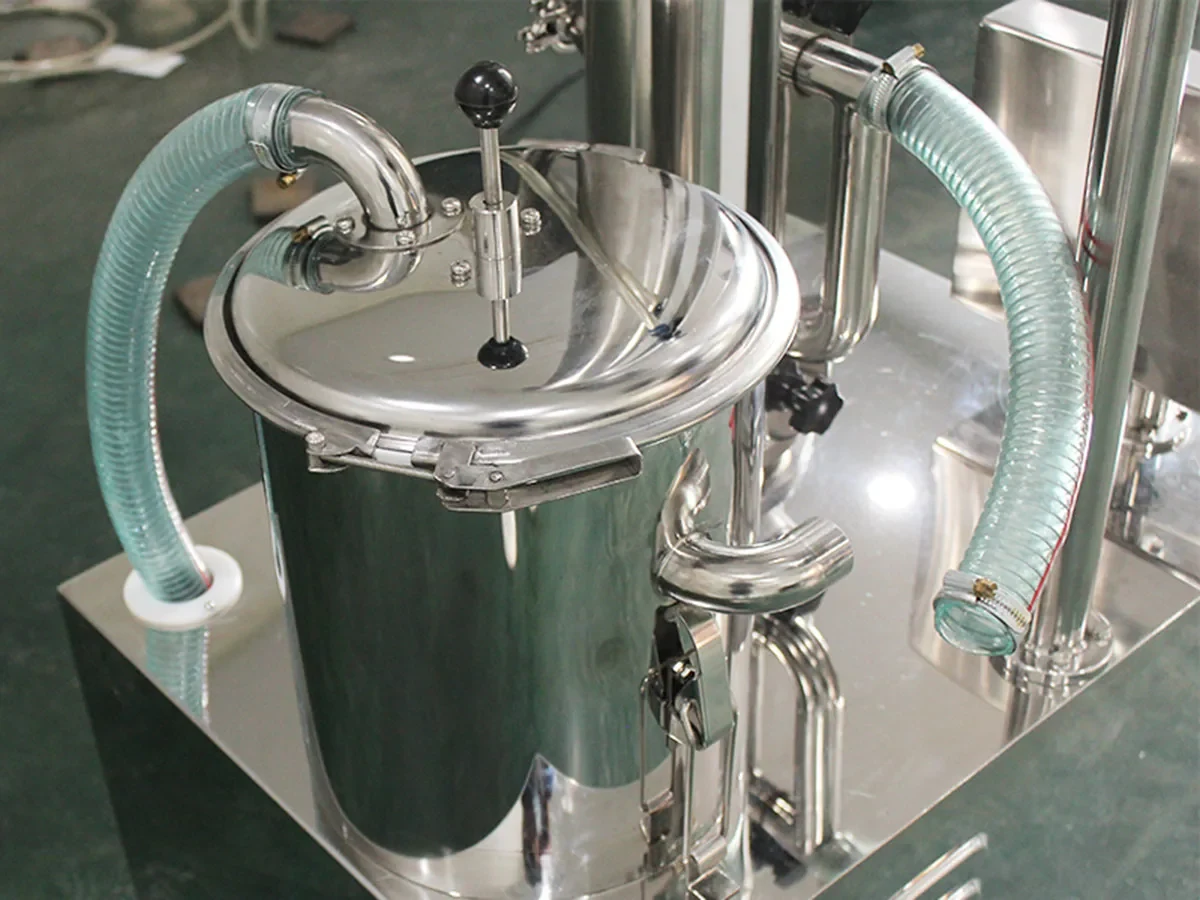 Polishing assembly